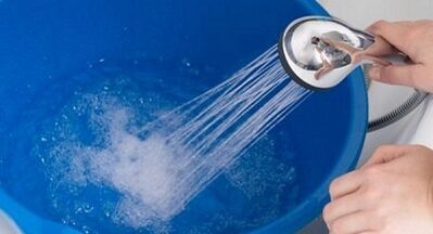 Sóda s horúcou vodou na zvýšenie penisu